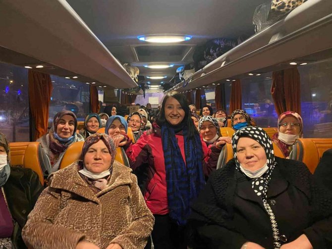300 Pazaryerili Kadın Çanakkale’ye Geziye Gitti