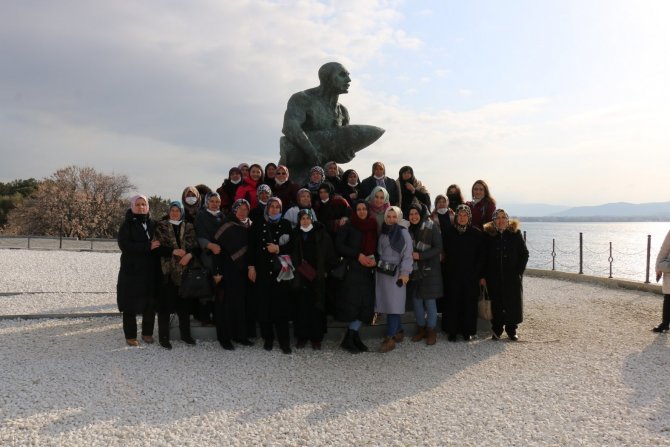 300 Pazaryerili Kadın Çanakkale’ye Geziye Gitti