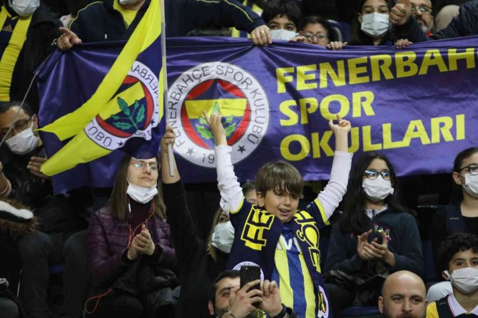 Bitçi Kadınlar Türkiye Kupası: Fenerbahçe Safiport: 74 - Galatasaray: 68