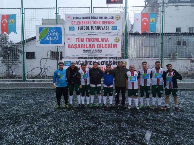 Bursa’da ‘Türk Defnesi’ Turnuvası Devam Ediyor