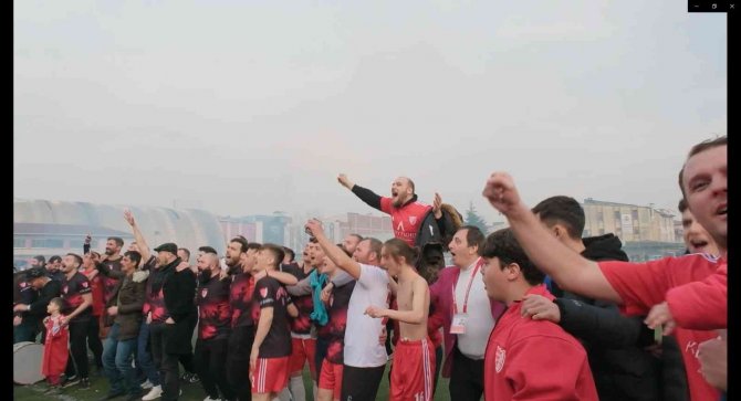 Bursa’da Amatör Takımın Şampiyonluk Videosu Beğeni Topladı