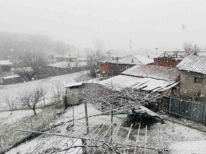 Çanakkale’nin Çan Ve Yenice İlçeleri Beyaza Büründü