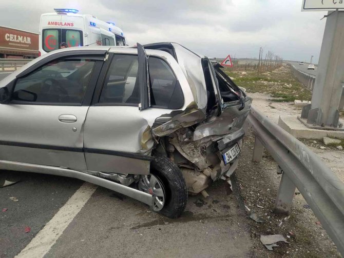 Geri Geri Gelen Sürücü Kazaya Neden Oldu: 3 Kişi Hafif Şekilde Yaralandı