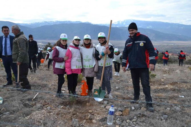 Kargı’da 250 Fidan Toprakla Buluştu