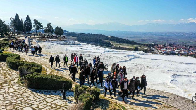 Gençler Denizli’nin Doğal Ve Kültürel Değerleriyle Buluşuyor