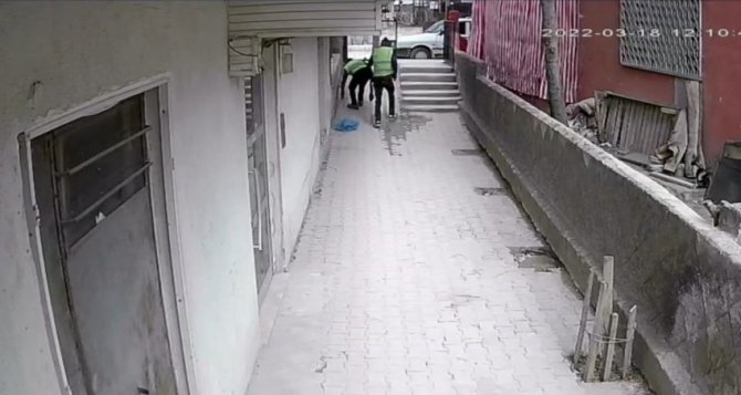Teknik Servis Gibi Gelip Mahalledeki Doğalgaz Topraklamalarını Çaldılar