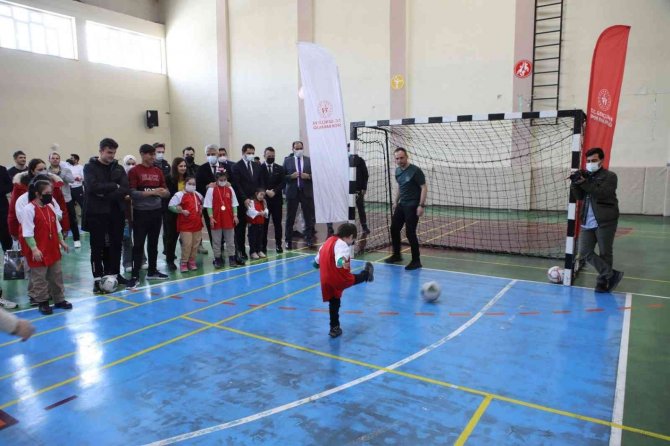 “Down Sendromu Farkındalık Günü" Renkli Görüntülere Sahne Oldu