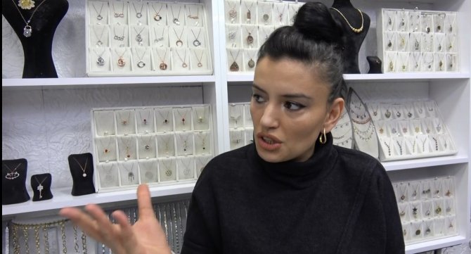 Müşteri Gibi Geldi, 3 Bin 500 Liralık Gümüş Takılarla Kayıplara Karıştı