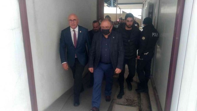 Yalova Belediyesi’ndeki “Zimmet” Davasında Yeni Bilir Kişi Raporu Bekleniyor
