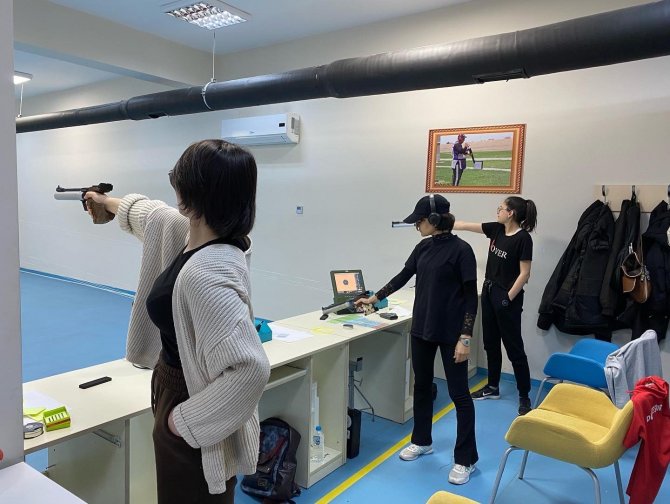 Havalı Tabanca Atış Müsabakaları Yapılıyor