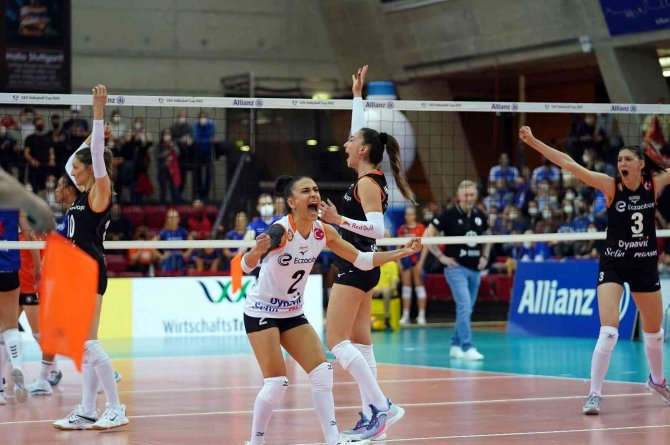 Eczacıbaşı Dynavit, Cev Kupası Final Maçında Deplasmanda Karşılaştığı Mtv Stuttgart Karşısında İki Set Kazanarak Şampiyonluğu Garantiledi.