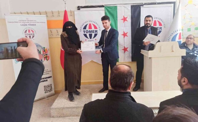 El Bab İ̇ktisadi Ve İ̇dari Bilimler Fakültesinde Sertifika Töreni