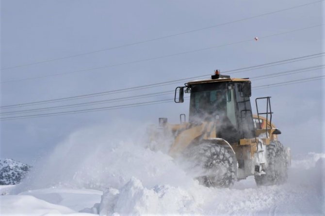 Erzincan’da Kar Ve Tipiden Kapanan 30 Köy Yolu Ulaşıma Açılıyor