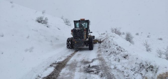 Erzincan’da Kar Ve Tipiden Kapanan 30 Köy Yolu Ulaşıma Açılıyor