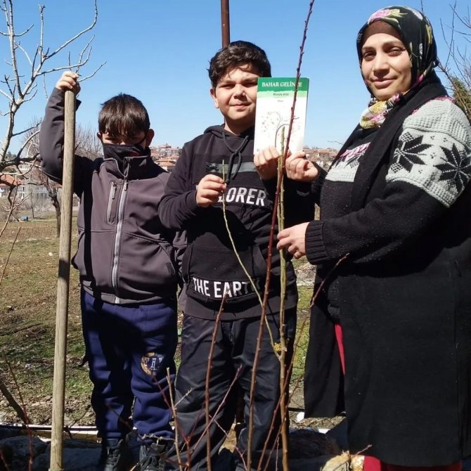 Eşmeli Öğrenciler Bir Kitap Okudu, Hayatları Değişti