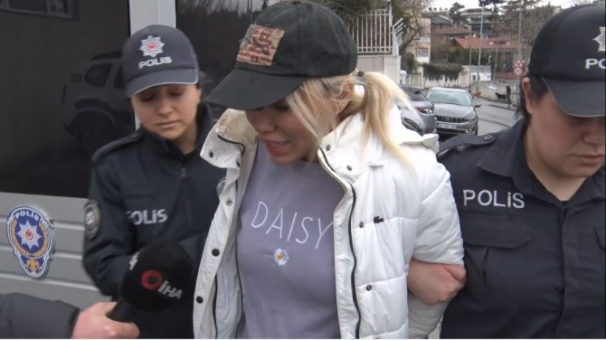 Ciciş Kardeşlerden Esra Ersoy "Çocuğa Cinsel İstismar” Suçundan Gözaltına Alındı