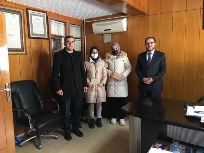 Yarışmada Dereceye Giren Öğrenciler Ödüllendirildi