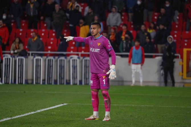 Göztepe’de İ̇rfan Can Eğribayat Kadro Dışı Bırakıldı