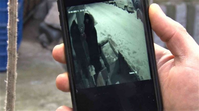 Üsküdar’da Kar Maskeli Hırsızlık Şakası: Arkadaşının Üzerine Bıçakla Koştu