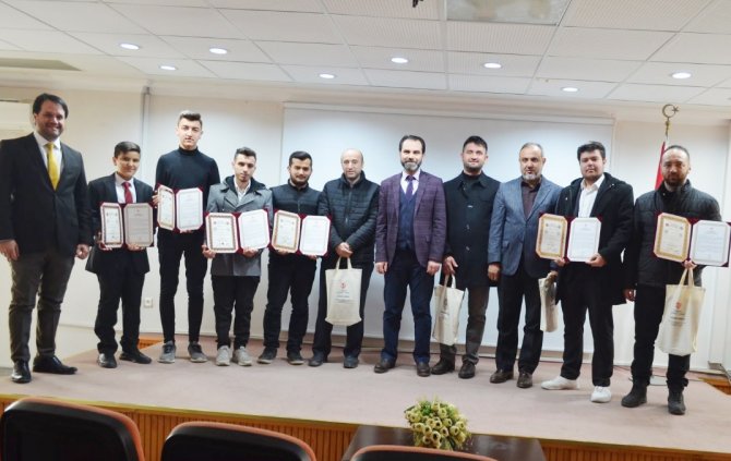Hafızlık Tespit Sınavı’nda Başarılı Olan 11 Öğrenciye Belgeleri Verildi