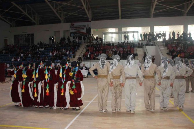 Hakkari’de ‘Kulüpler Arası Halk Oyunları Yarışması’ Düzenlendi