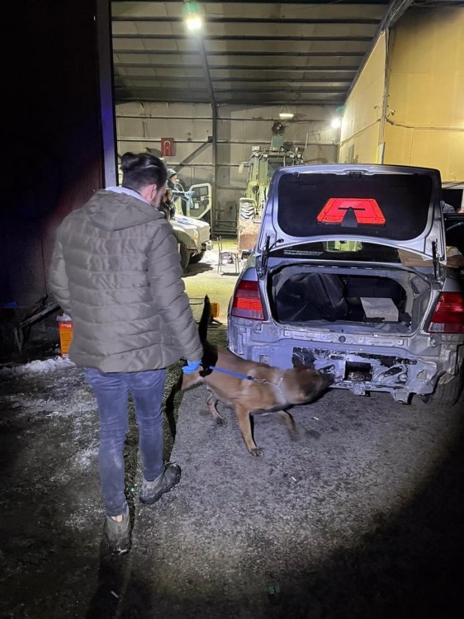 Polis Memurunun Kullandığı Araçtaki 50 Kilo Patlayıcının Görüntüsü Çıktı