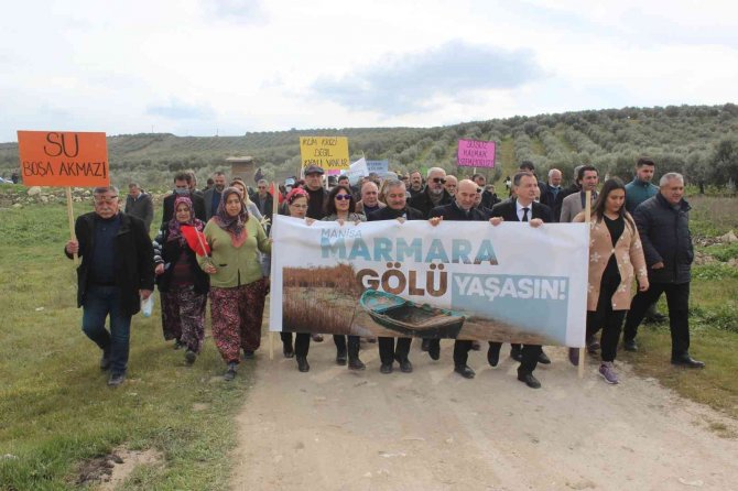 Dünya Su Günü, Kuruyan Marmara Gölünde Kutlandı