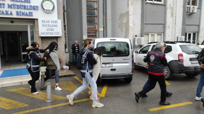 İ̇zmir Merkezli İnternet Dolandırıcılığı Operasyonu: 5 Tutuklama