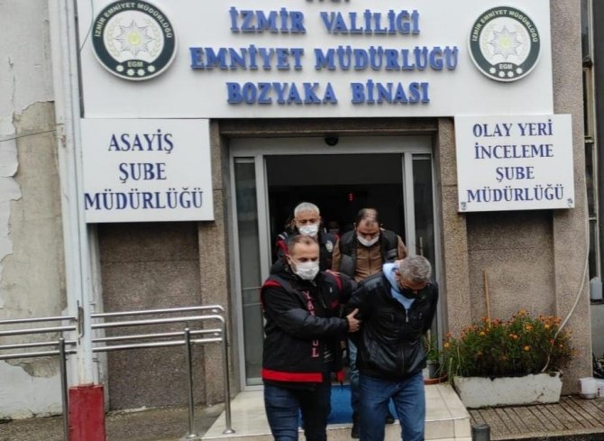 İ̇zmir Merkezli İnternet Dolandırıcılığı Operasyonu: 5 Tutuklama