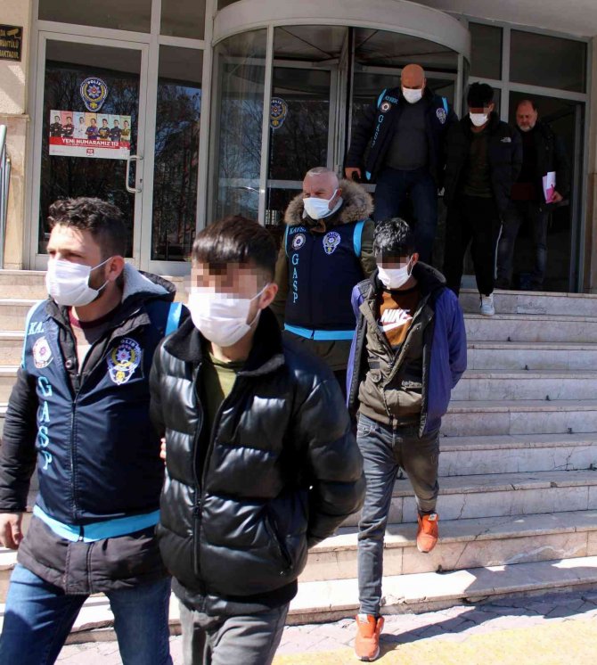 Girdikleri Evde Dehşeti Yaşattılar