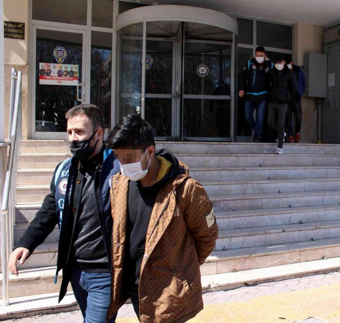 Girdikleri Evde Dehşeti Yaşattılar
