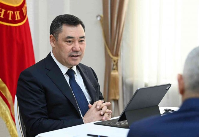 Kırgızistan Cumhurbaşkanı Caparov, Ak Parti Başkan Vekili Yıldırım İle Bir Araya Geldi
