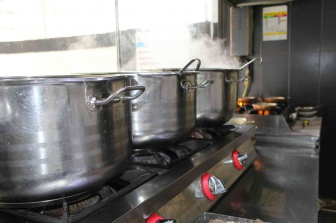 Batman’da Soğuk Havalar Etkisini Sürdürünce Vatandaşlar Kelle Paçaya Yöneldi