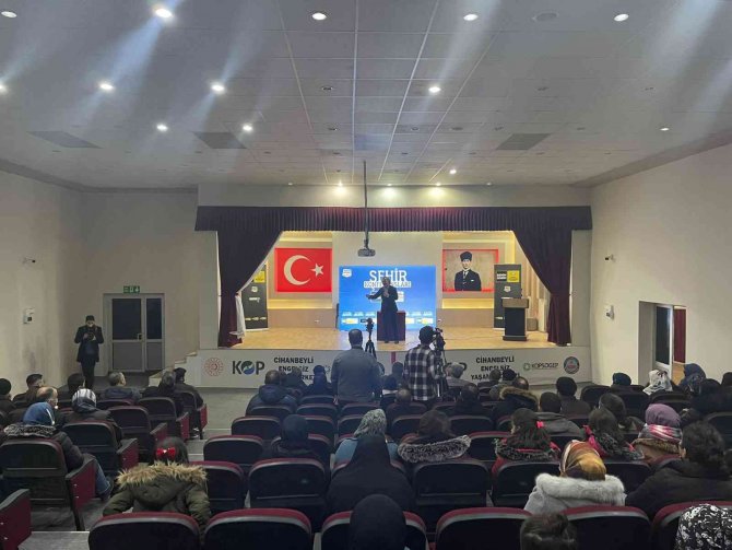 Konya Büyükşehir Belediyesinin Şehir Konferansları Sürüyor