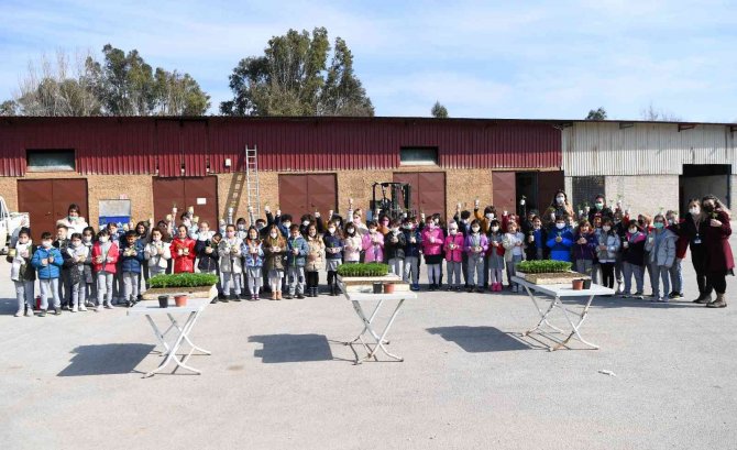 Minikler Fidan Dikimini Öğrendi