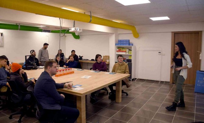 Kuşadası İ̇stasyon, Eğitimlerine Başladı