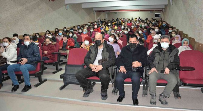 Kütahya’da “Ormanın Güzellikleri” İsimli Tiyatro Oyunu