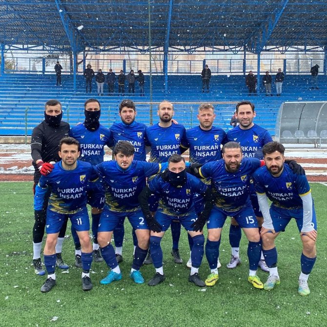Lider Söğütspor Farklı Kazandı