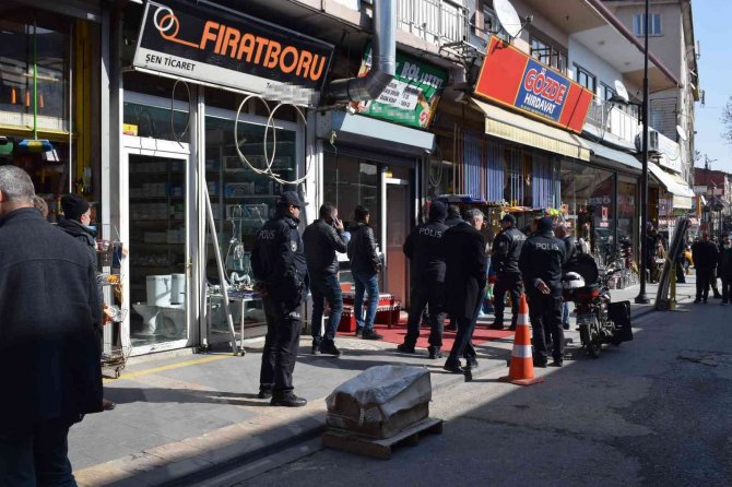 Esnafın Silahlı Kavgasında Kan Aktı: 1 Yaralı