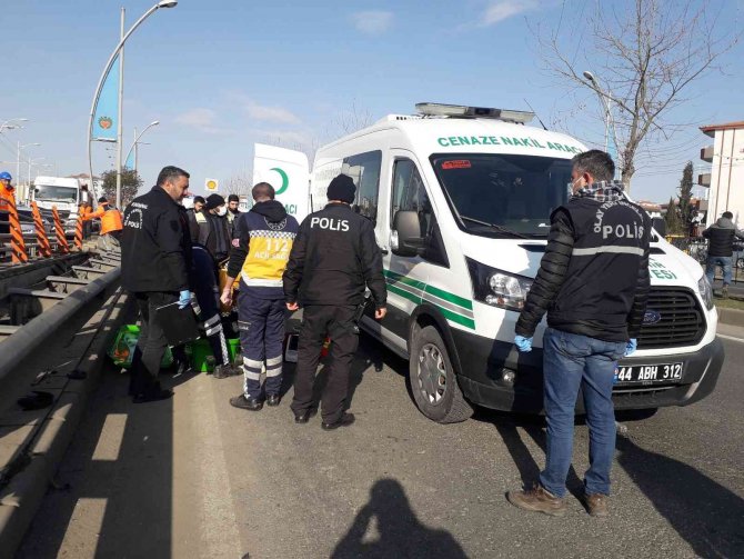 Bariyerlere Çarpan Araç Takla Attı: 1 Ölü, 2 Yaralı