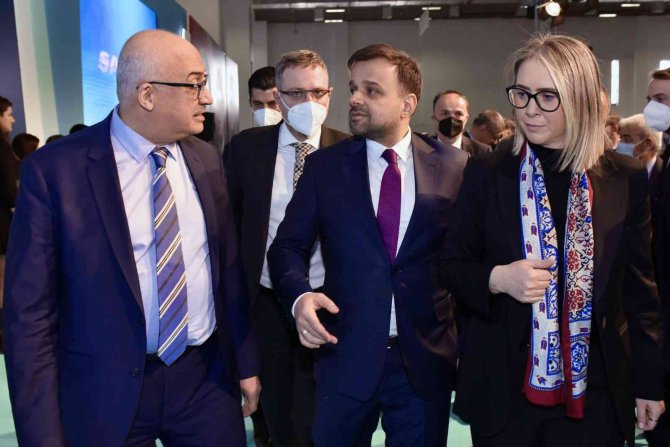 Manisa Cbü Rektörü Prof. Dr. Ataç Egekaf 22 Açılışına Katıldı