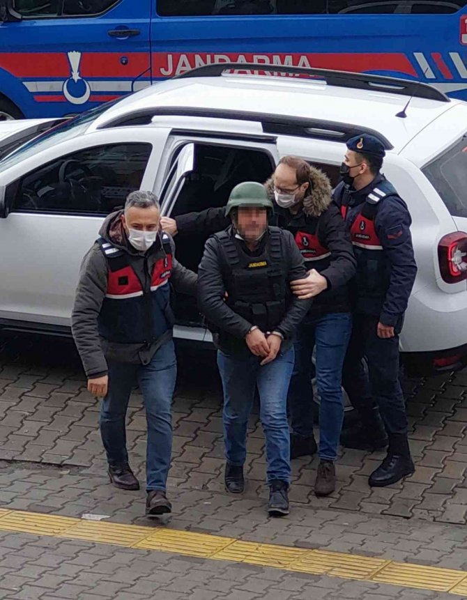 Hakimin Gözünün Önünde Akrabasını Öldüren Şahıs Tutuklandı