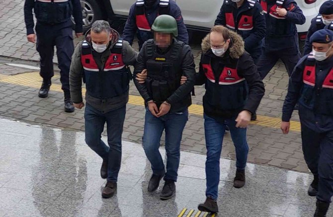 Hakimin Gözünün Önünde Akrabasını Öldüren Şahıs Tutuklandı