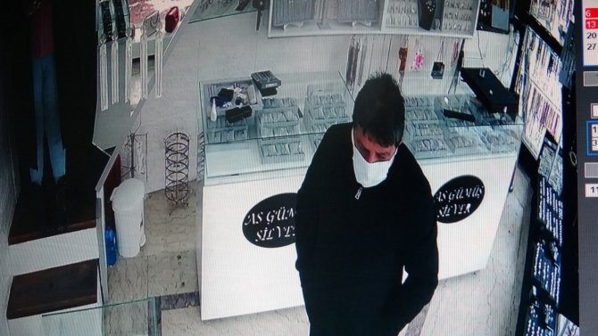 Müşteri Gibi Geldi, 3 Bin 500 Liralık Gümüş Takılarla Kayıplara Karıştı