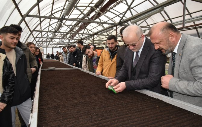 Çiçeklerin Geliri Kırsal Mahalle Okullarına