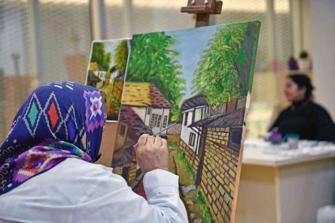 Kursiyerler Usta Ressamlara Taş Çıkartıyor