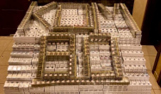 Çöp Arasına Zulalı 19 Bin 610 Paket Kaçak Sigara Ele Geçirildi