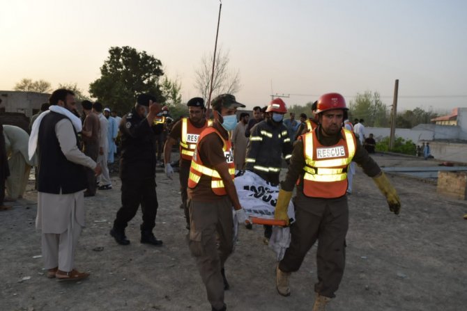 Pakistan’da Askeri Uçak Düştü: 2 Ölü