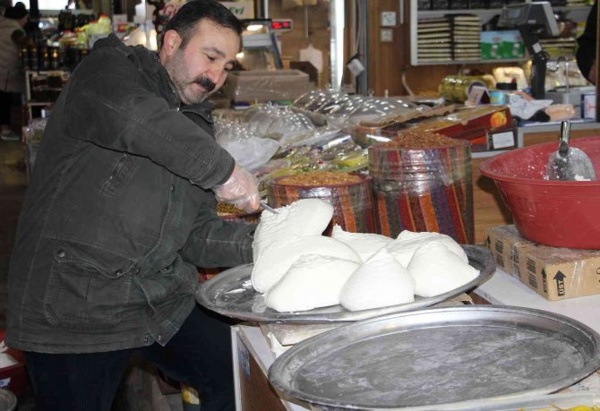 Tarihi Kapalı Çarşıda Ramazan Hazırlığı Başladı