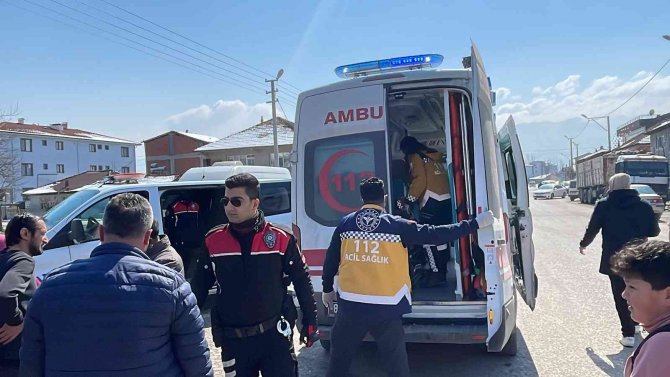 Fenalaşan Sürücüye İlk Müdahale Polisten